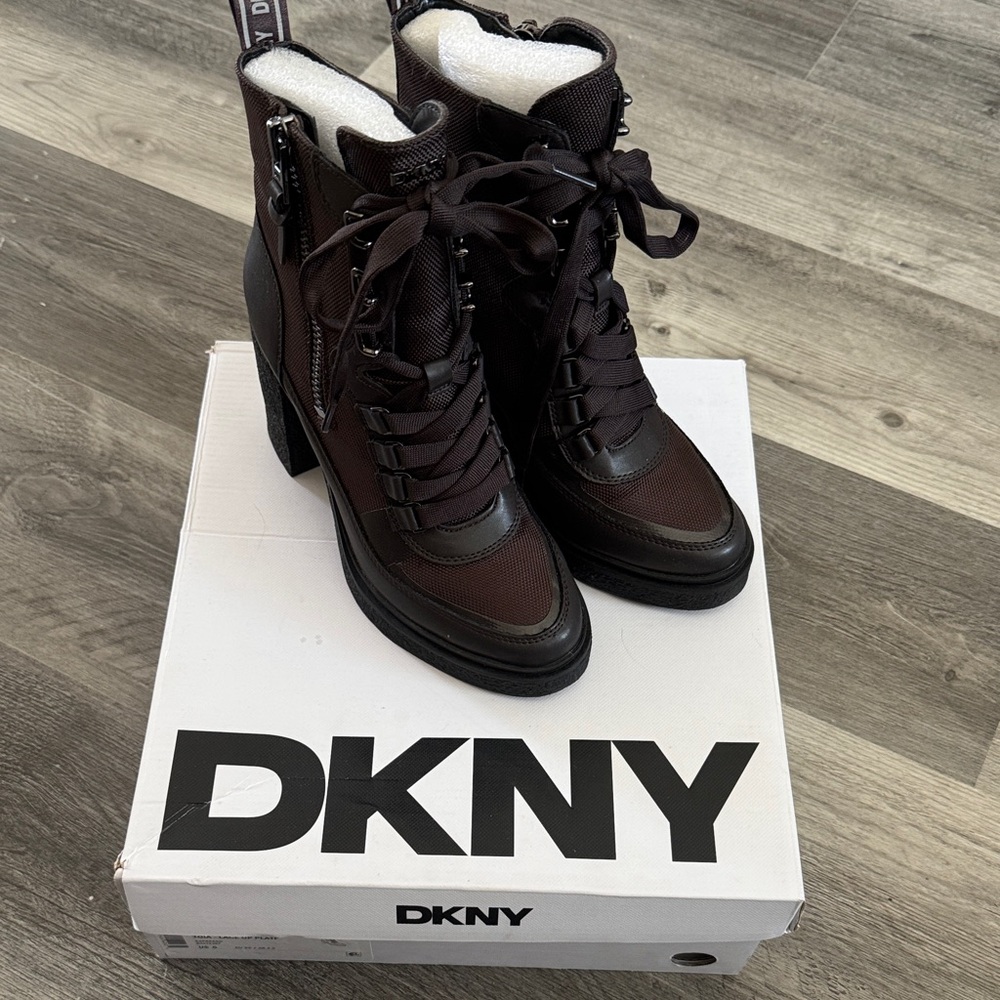 DKNY Toia - Lace Up Platif Dark Brown Heeled Ankle Boots - SIZE 6- Like new!